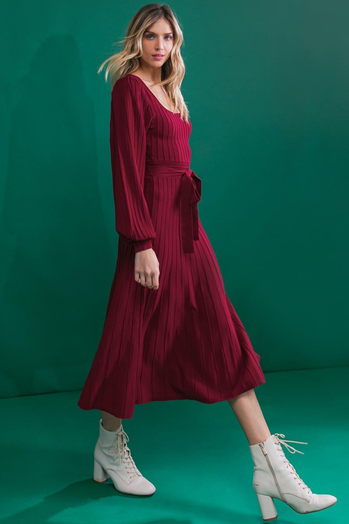 VESTIDO MIDI DE PUNTO CON LEMA "KEEP LOOKING UP"