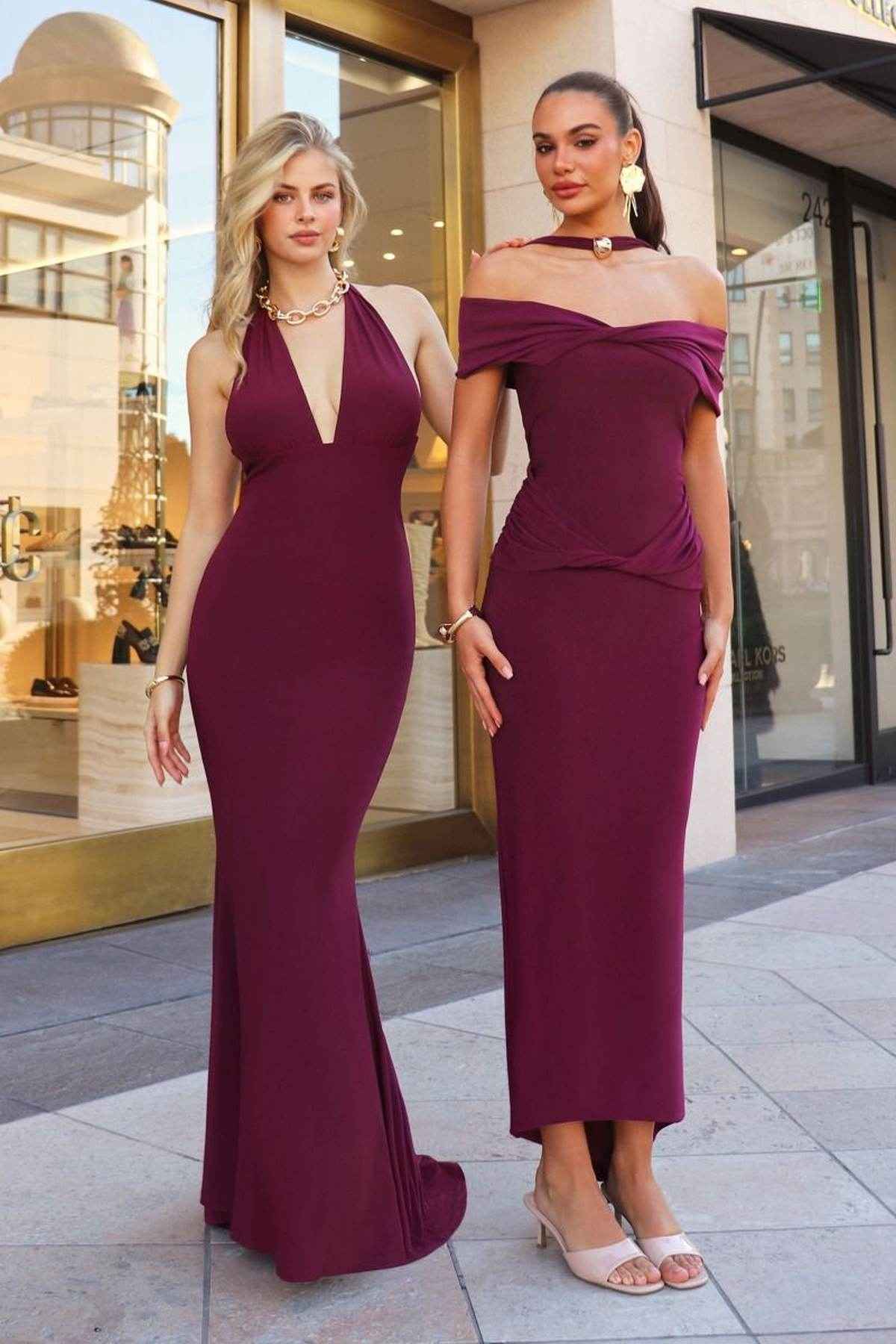 Vestido elástico ajustado Astee T505 de cuello halter elegante
