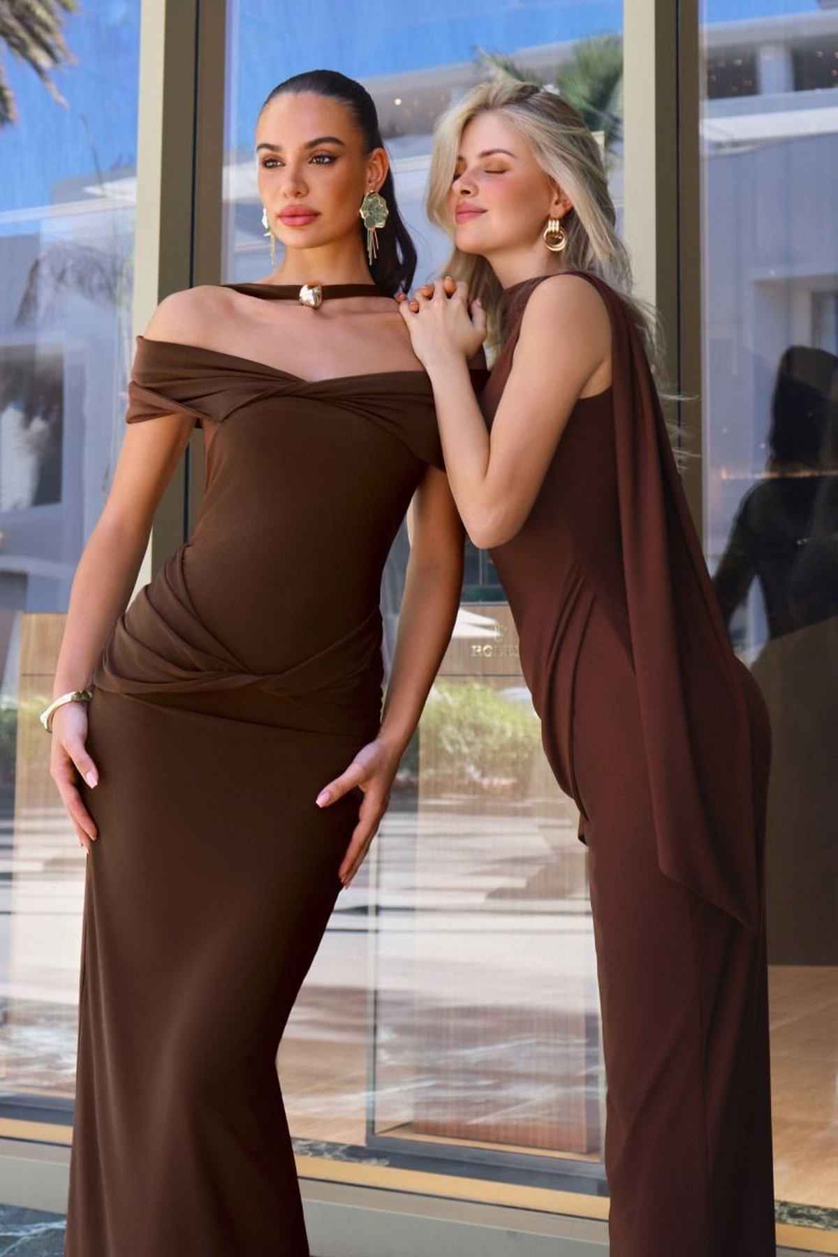 Vestido de noche elástico ajustado Astee T507 con cuello alto sofisticado