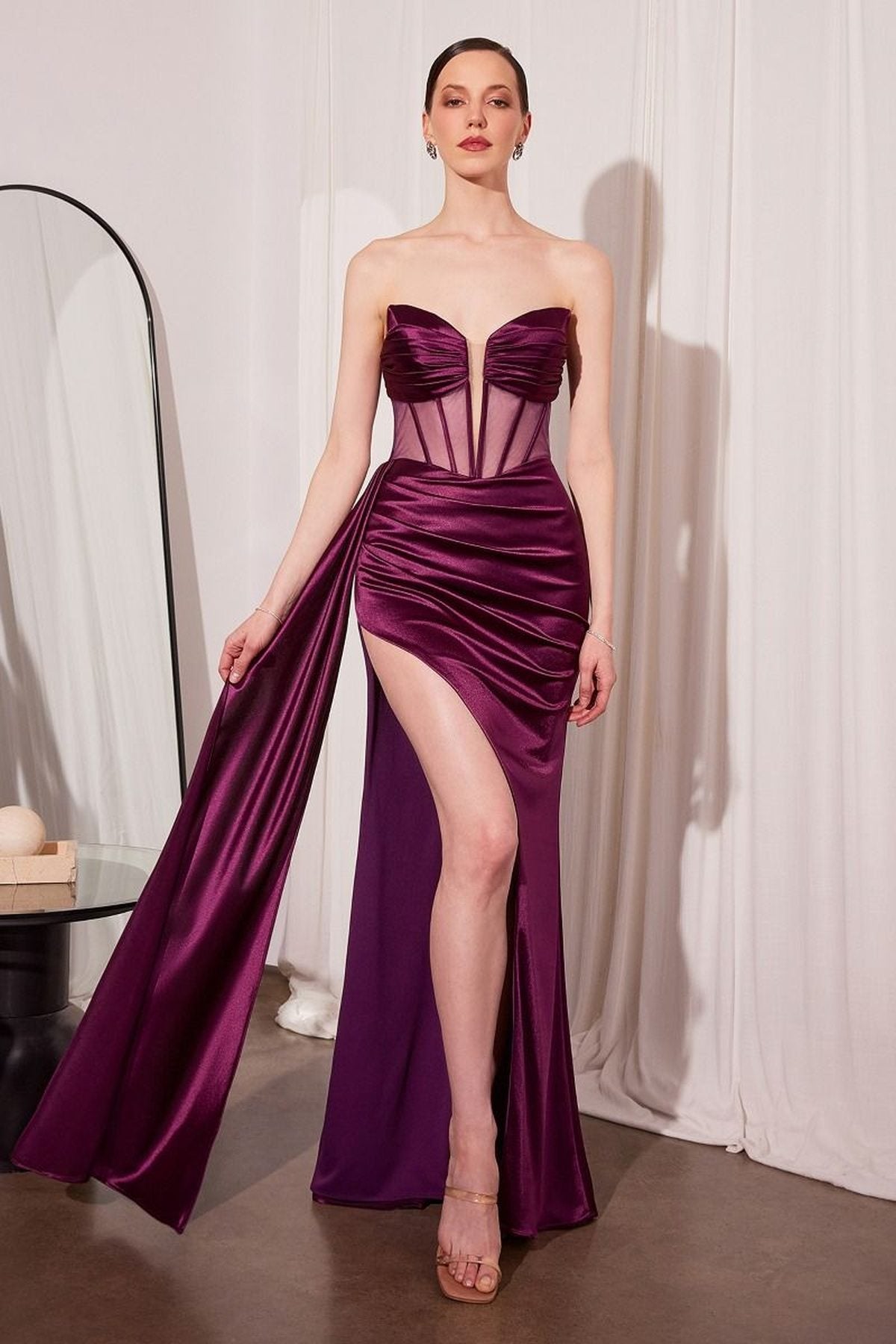Vestido de Noche Largo de Satén, Ajustado y sin Tirantes Ladivine Amoris T811