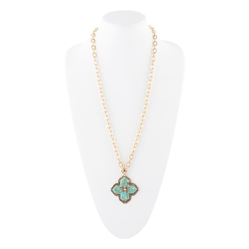 Collar de oro con colgante de cruz de Malta en turquesa azul